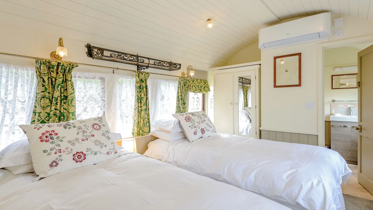 Photo of Others in Stockbridge