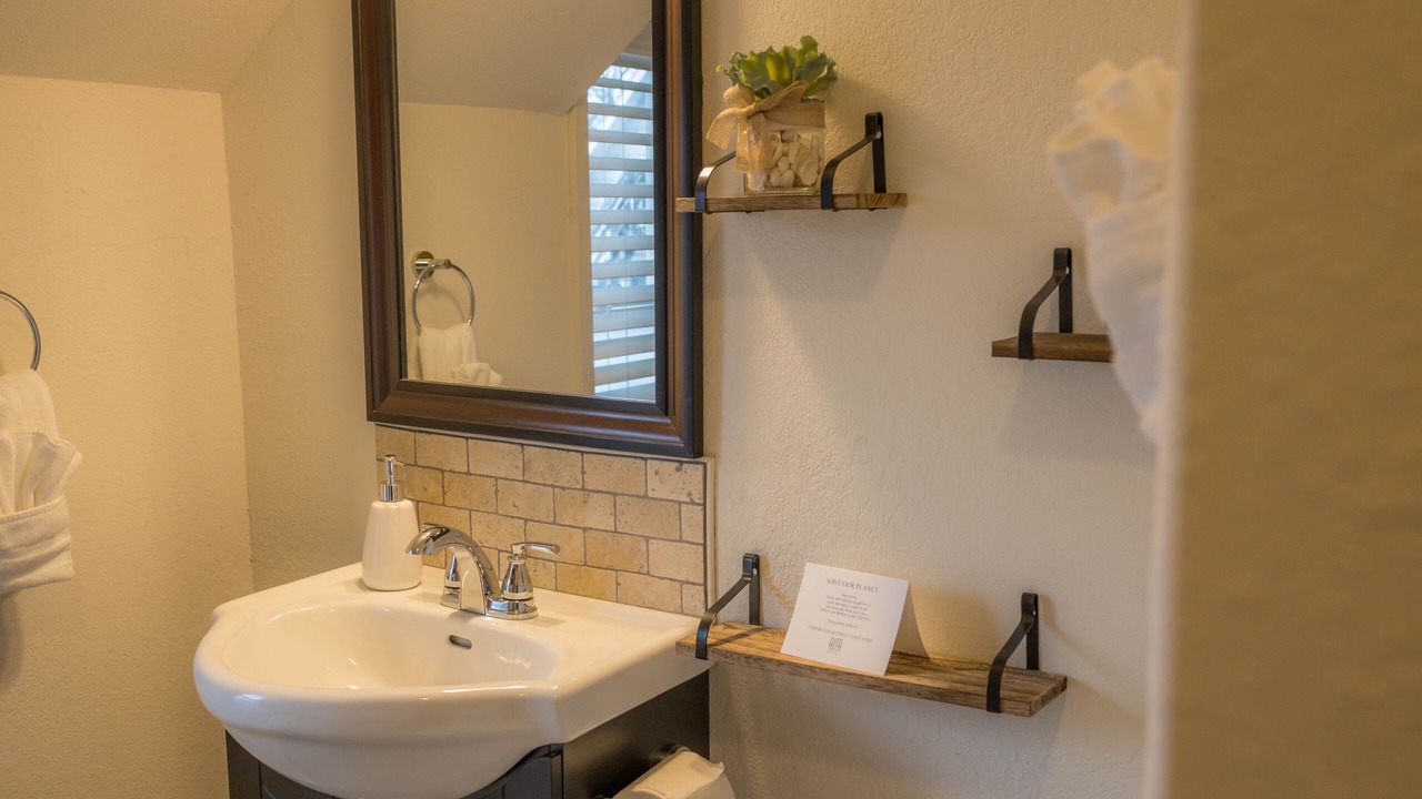 Photo of Bathroom in Kutzky Park