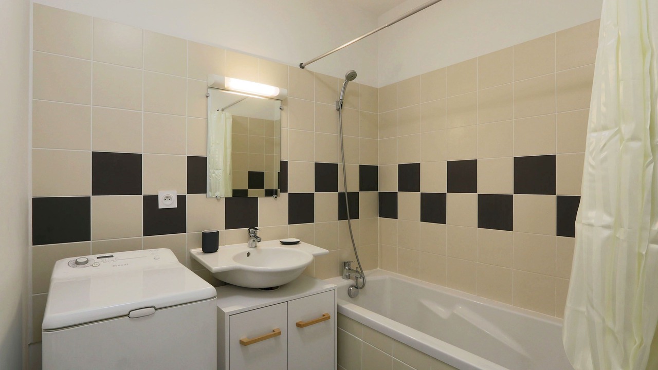 Photo of Bathroom in Tours