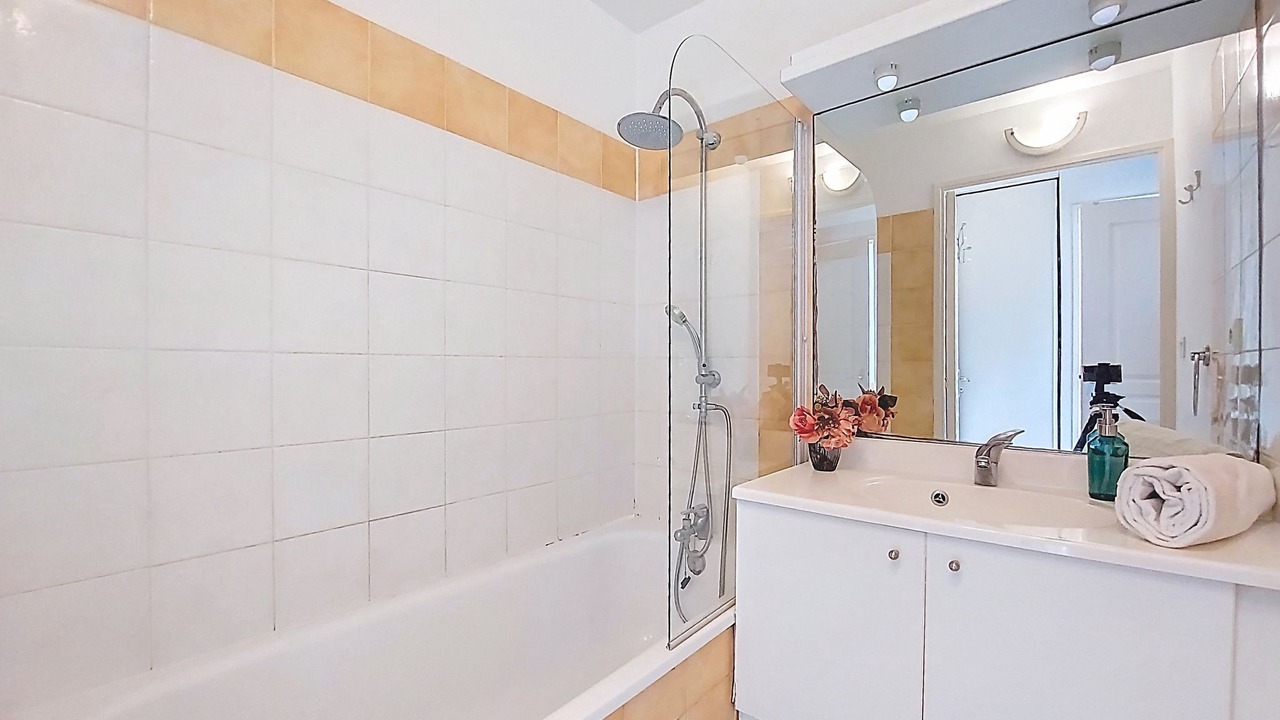 Photo of Bathroom in Le Grau-Du-Roi