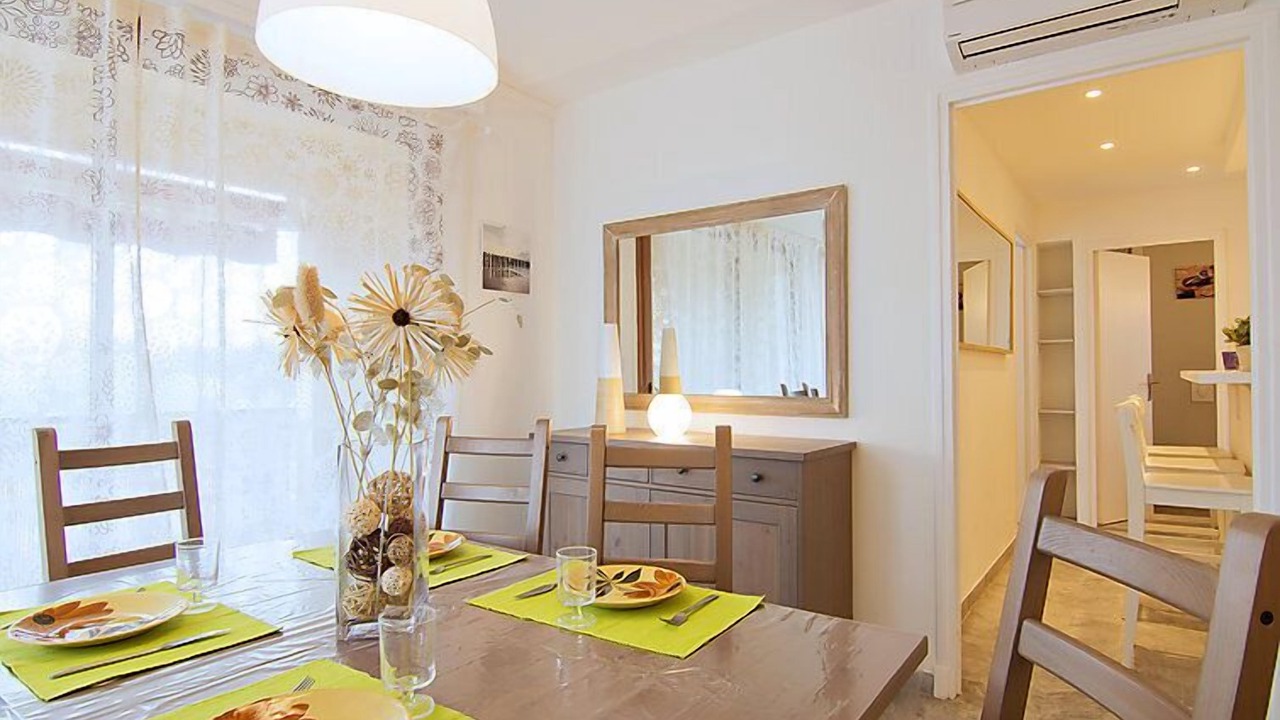 Photo of Bedroom in Saint-Aygulf