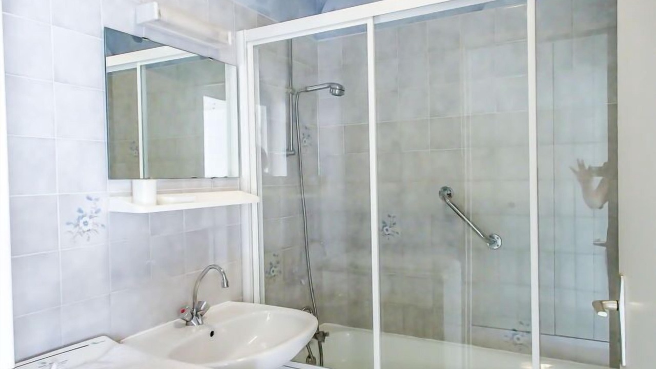 Photo of Bathroom in Dinard