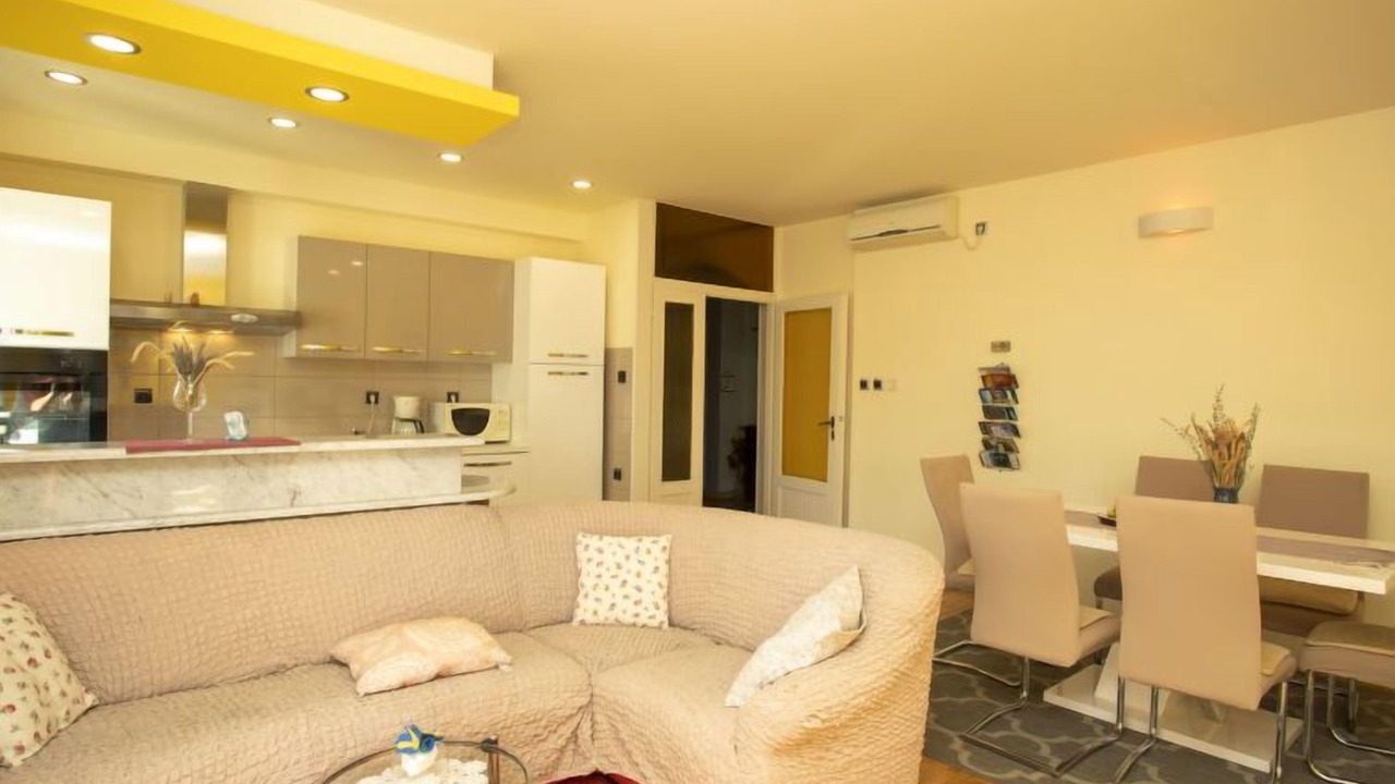 Photo of Bedroom in Pican