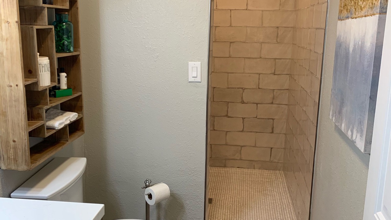 Photo of Bathroom in Durant