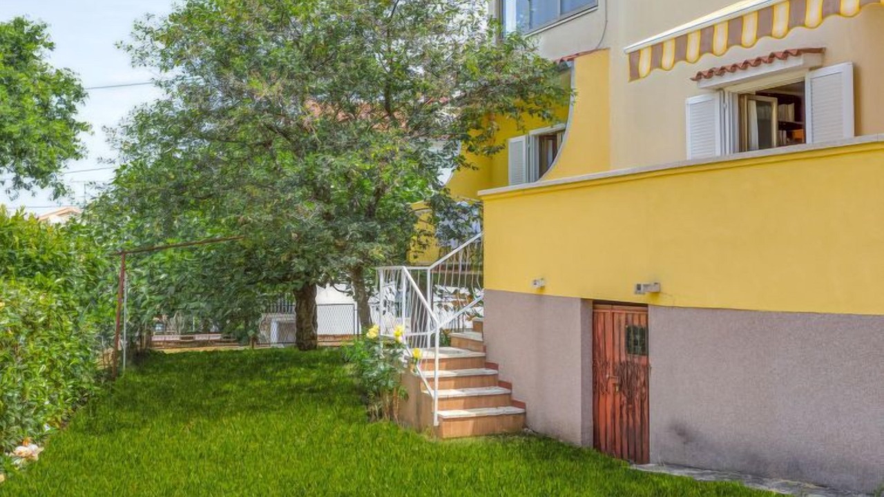 Photo of Outdoor in Spadici