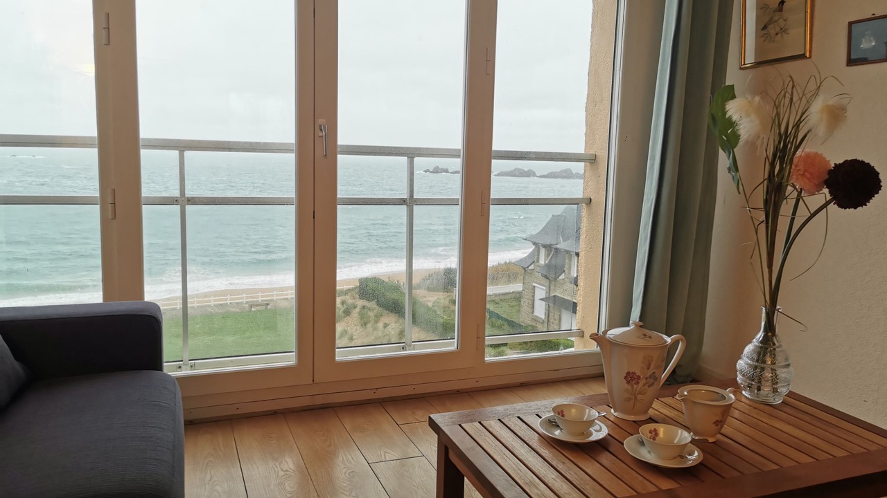 Photo of Livingroom in Rotheneuf-Le Pont