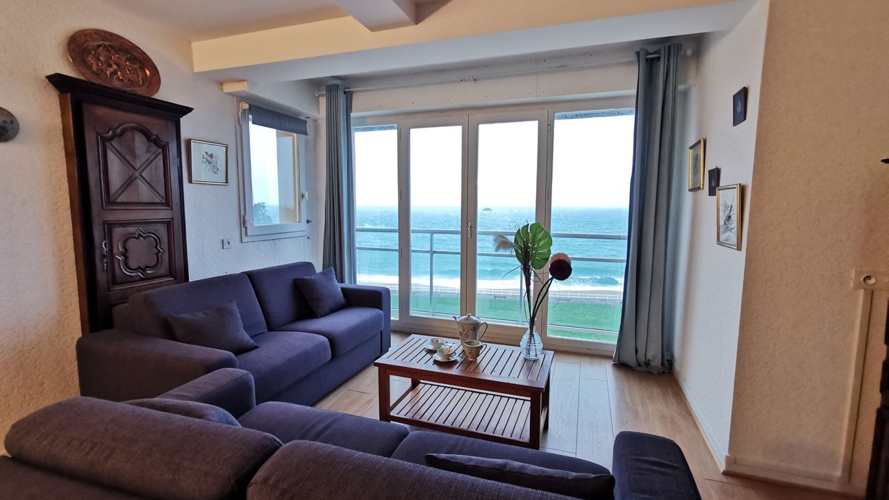 Photo of Livingroom in Rotheneuf-Le Pont