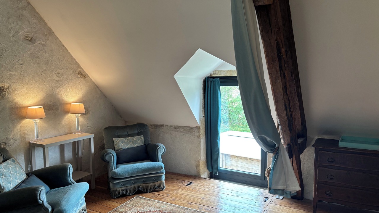 Photo of Others in Livry