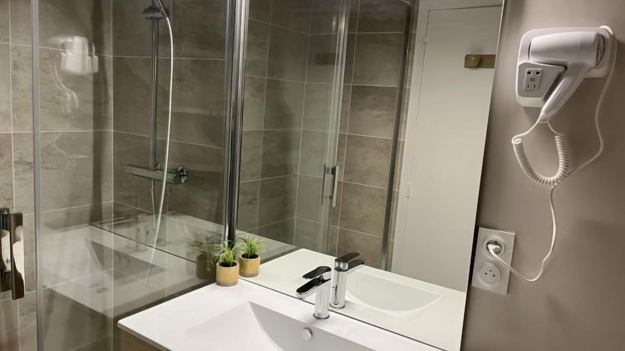 Photo of Bathroom in Carnac