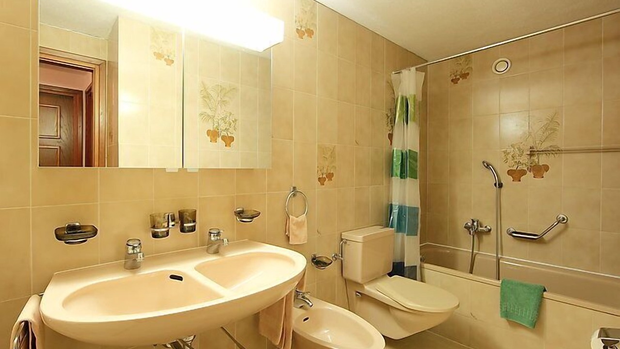 Photo of Bathroom in Surlej