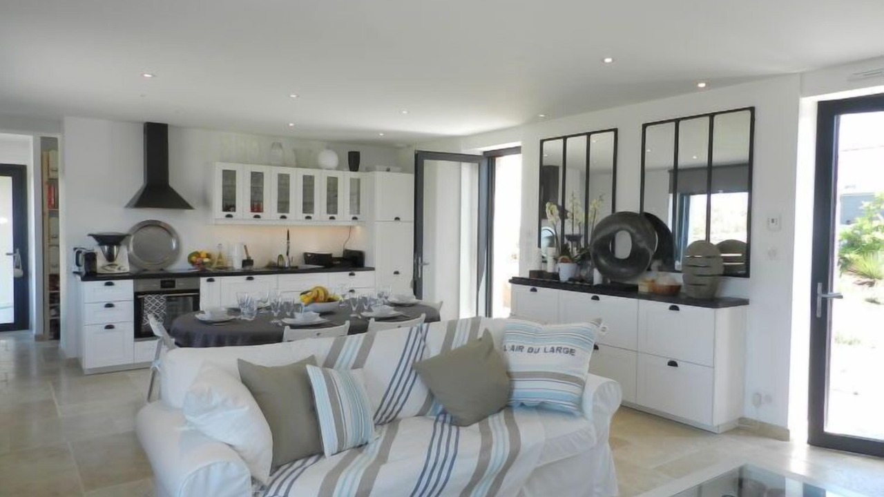 Photo of Livingroom in Saint-Guenole