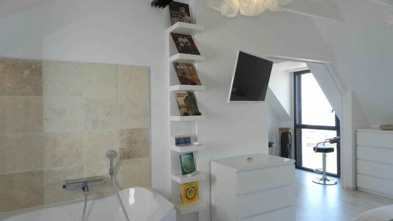 Photo of Bathroom in Saint-Guenole