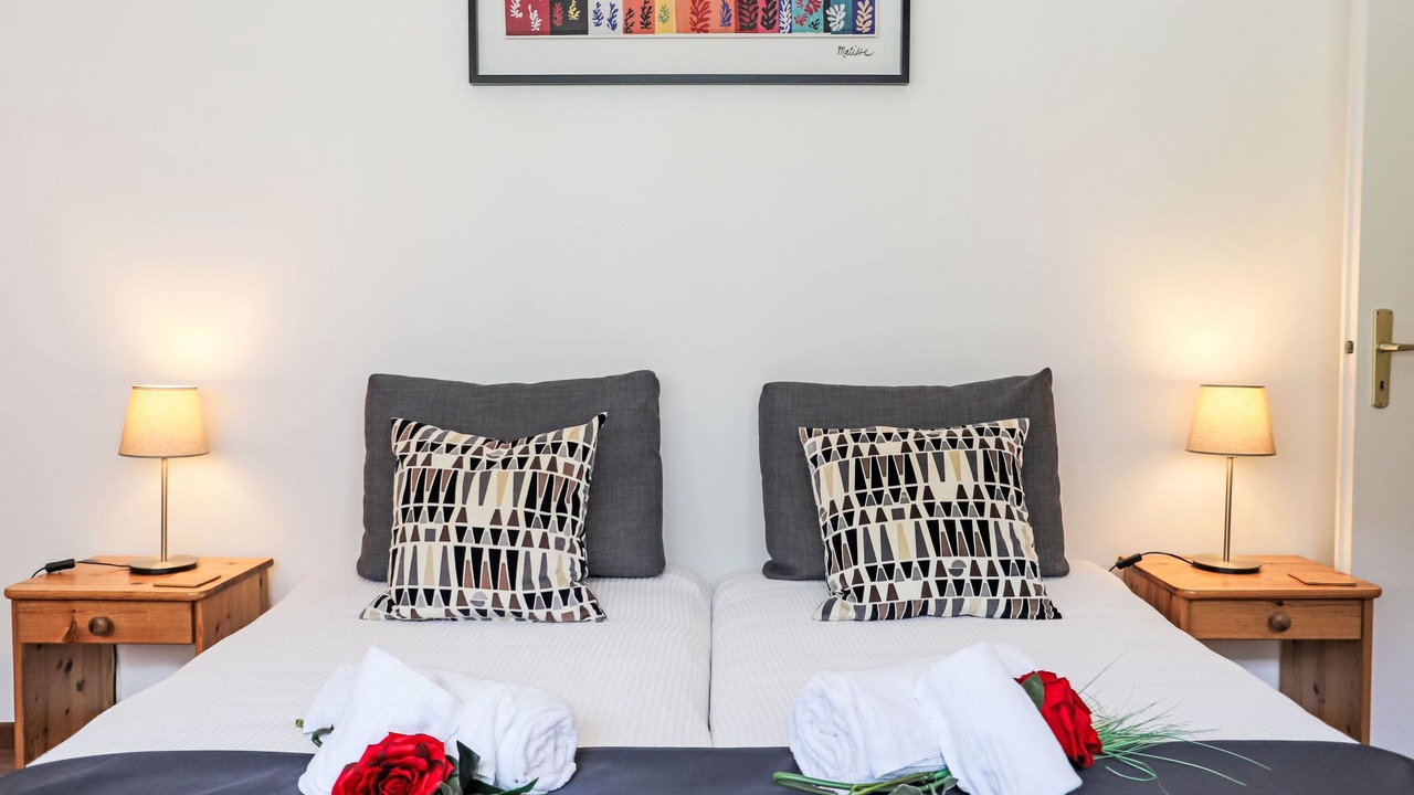 Photo of Others in Noveli