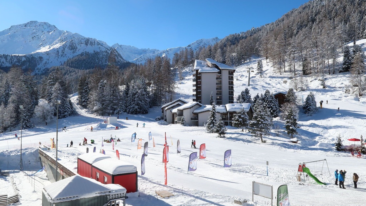 Photo of Others in Noveli