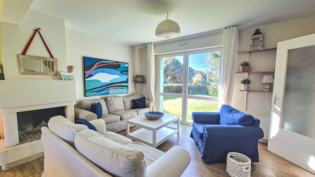 Photo of Livingroom in Rotheneuf-Le Pont