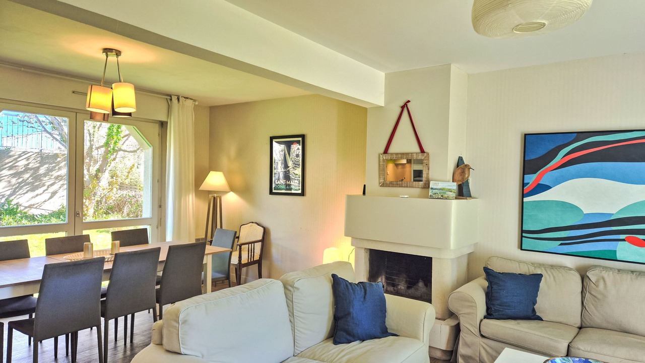 Photo of Livingroom in Rotheneuf-Le Pont