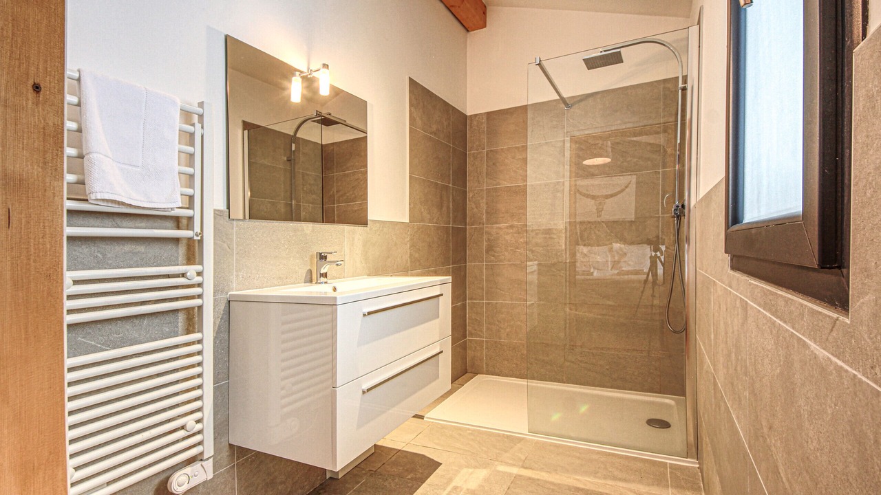 Photo of Bathroom in Les Praz-de-Chamonix