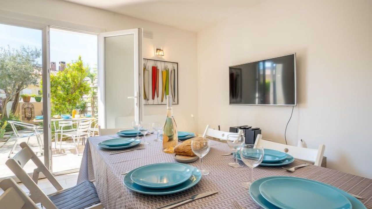 Photo of Bedroom in Hyeres