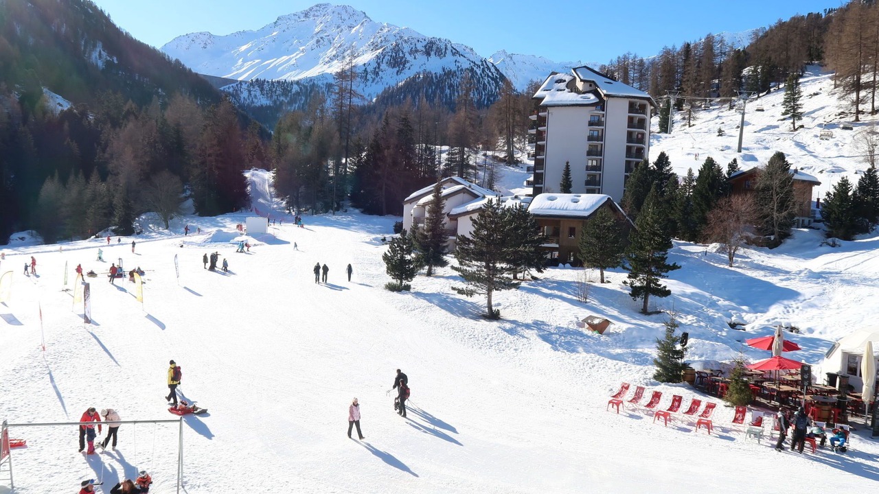 Photo of Others in Noveli