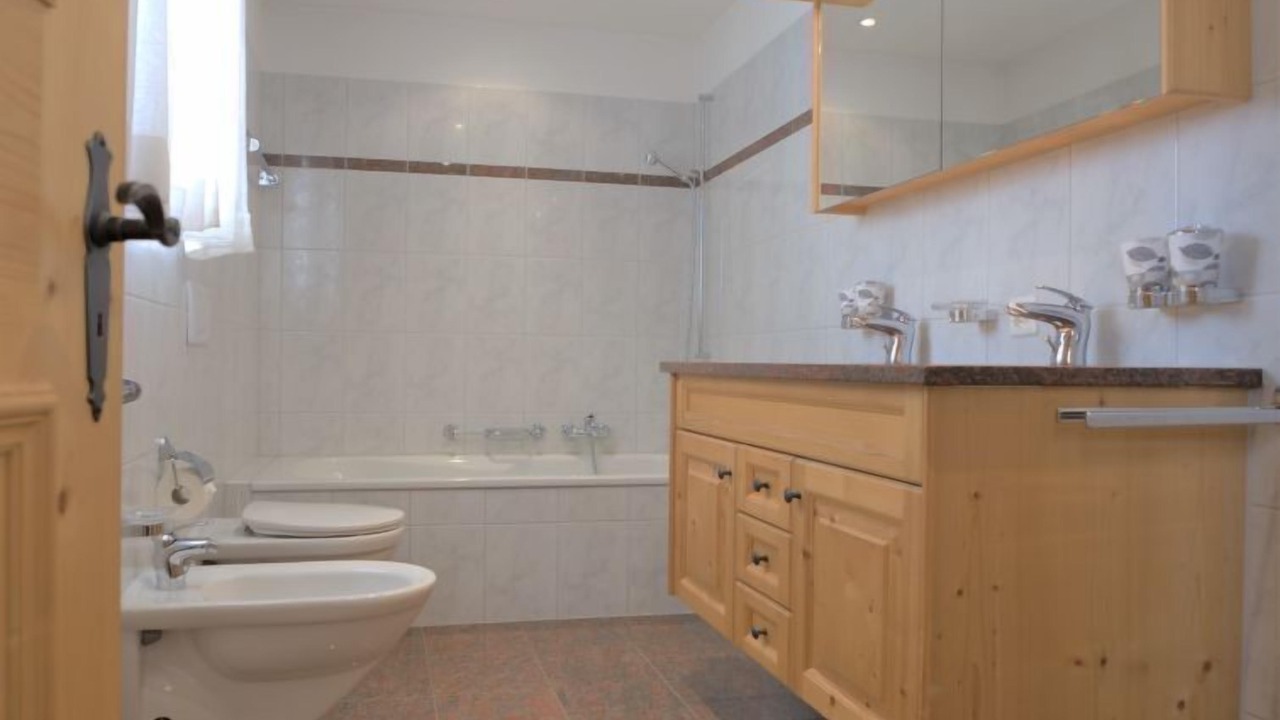 Photo of Bathroom in Silvaplana
