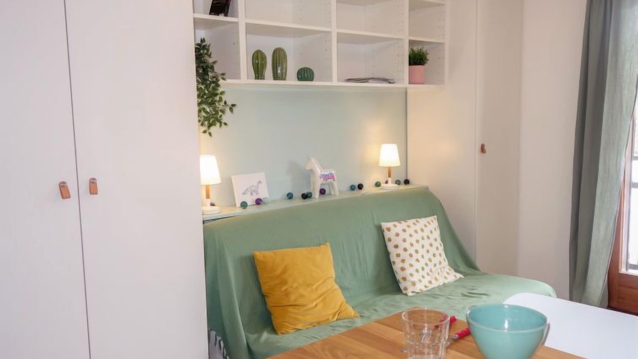Photo of Livingroom in Demi-Quartier
