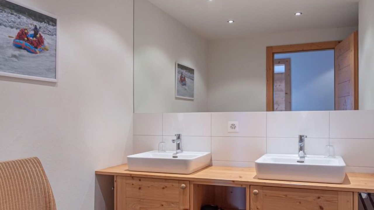 Photo of Bathroom in Saint-Pierre-de-Clages
