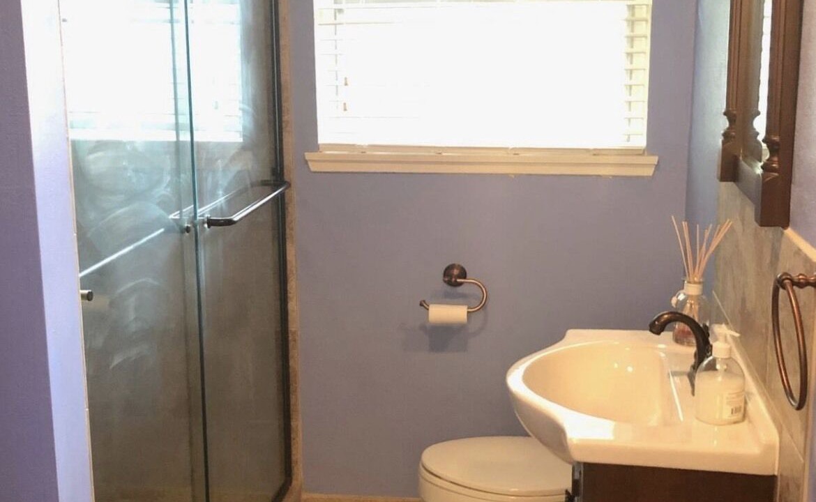 Photo of Bathroom in Garden Oaks