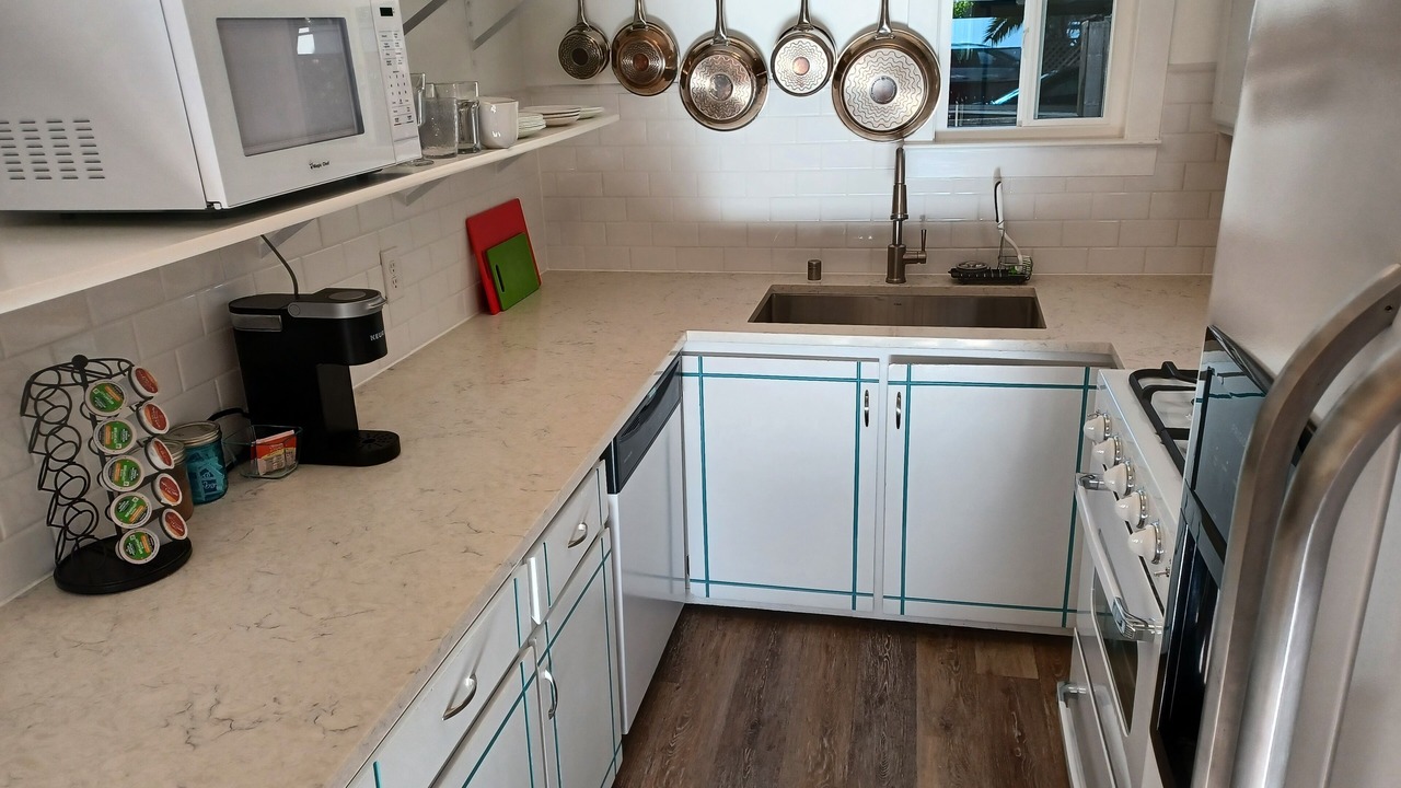 Photo of Kitchen in Burbank Gardens Neighborhood Association