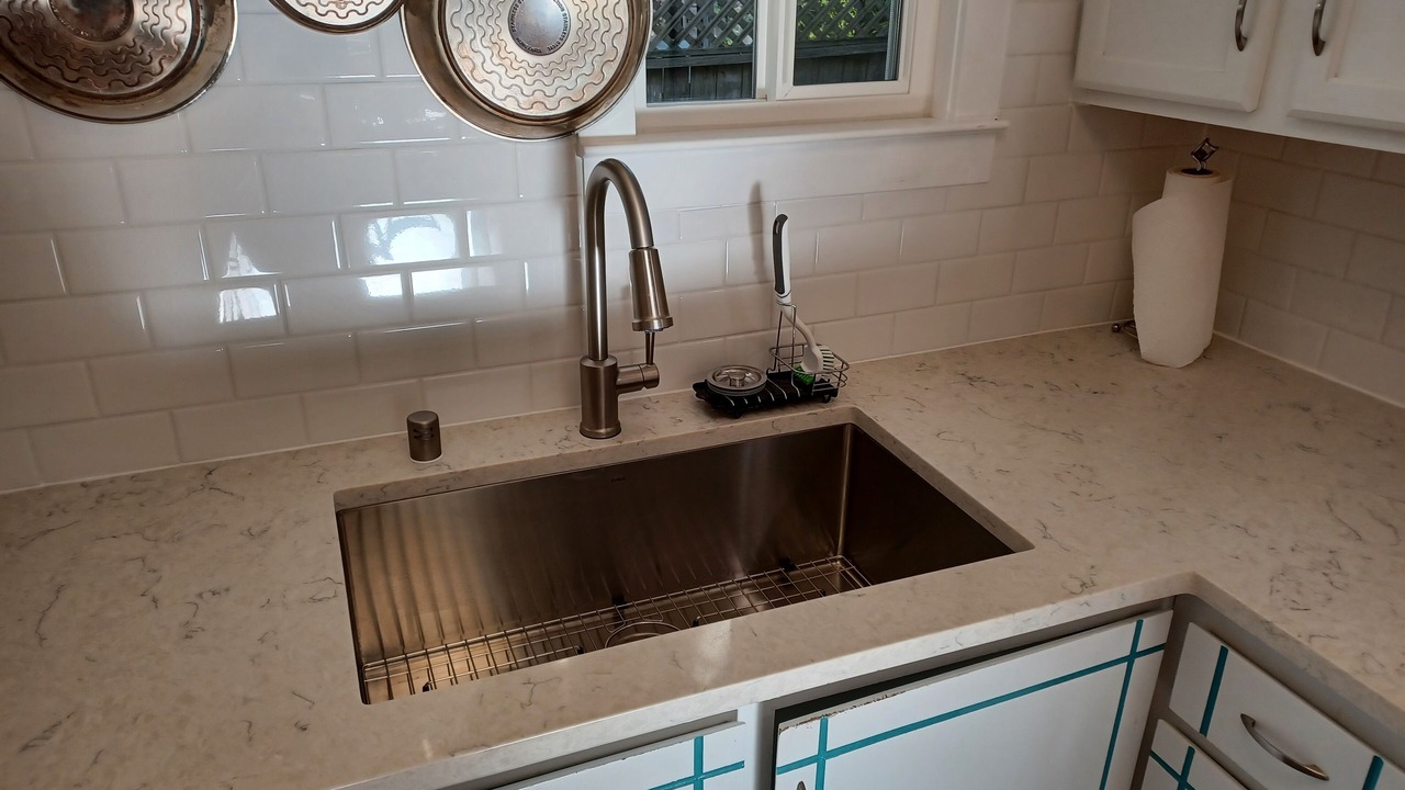 Photo of Kitchen in Burbank Gardens Neighborhood Association