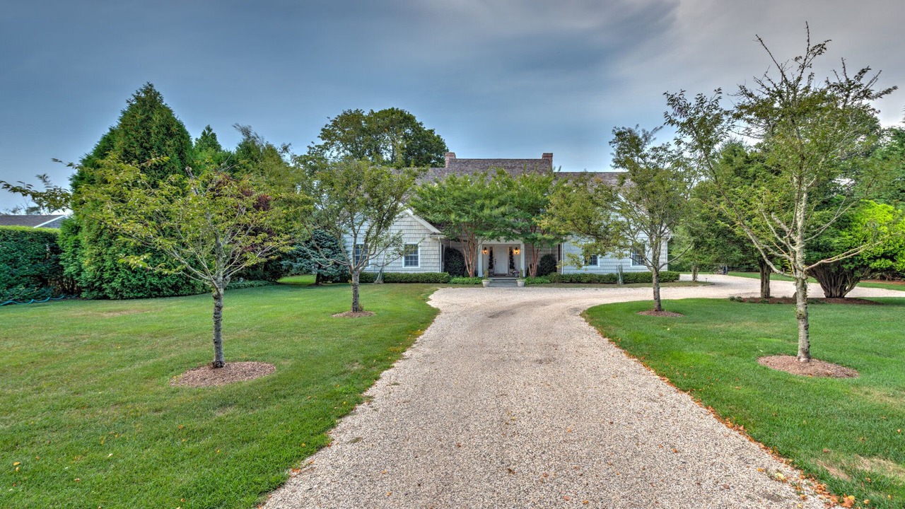 Photo of Outdoor in Village of Southampton