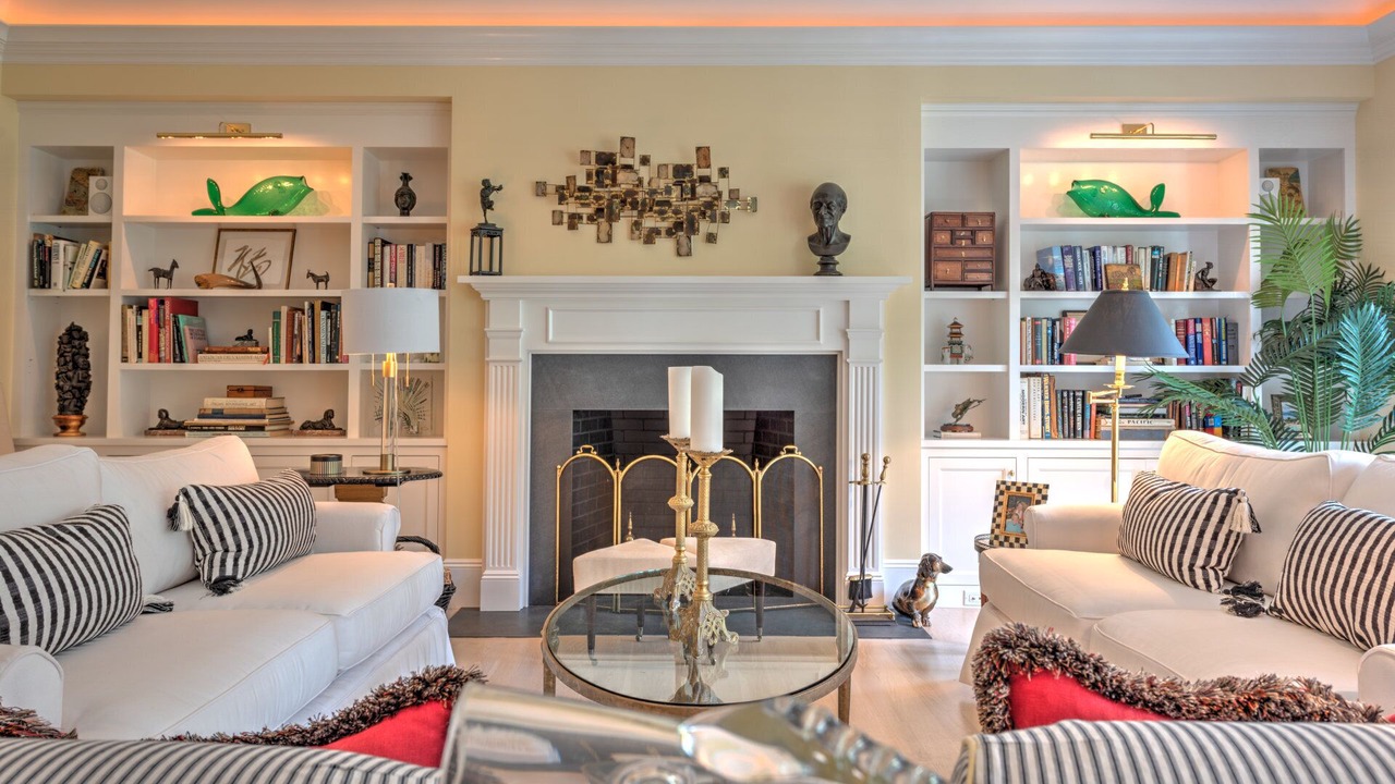 Photo of Livingroom in Village of Southampton