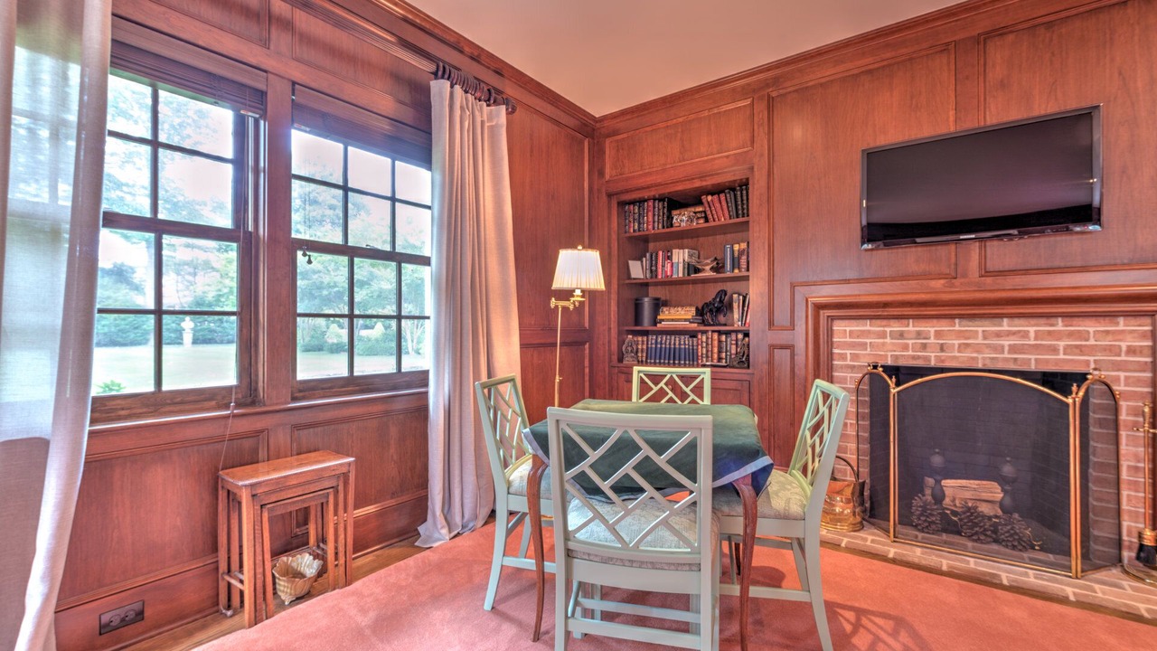 Photo of Others in Village of Southampton