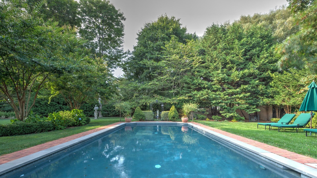 Photo of Outdoor in Village of Southampton