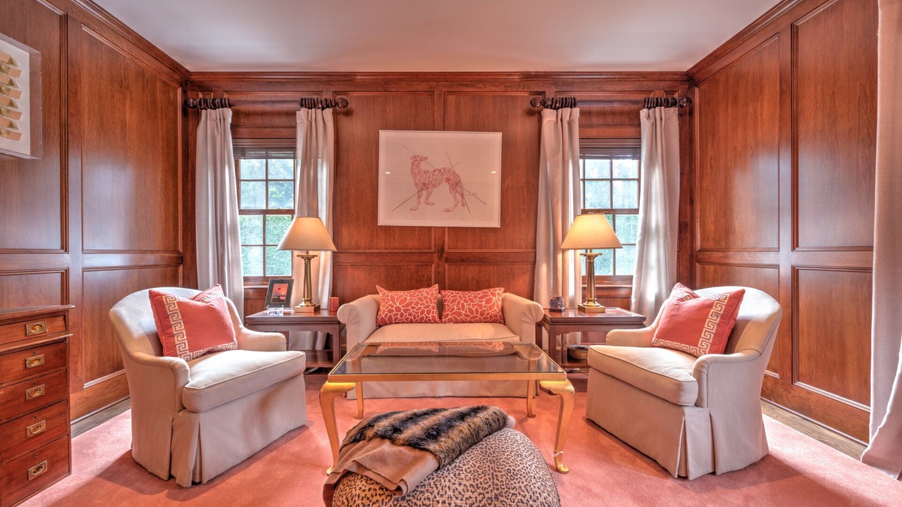 Photo of Livingroom in Village of Southampton