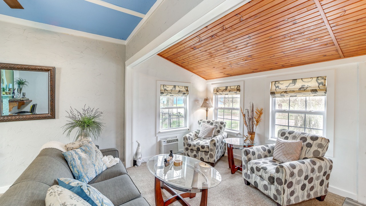 Photo of Livingroom in Spavinaw