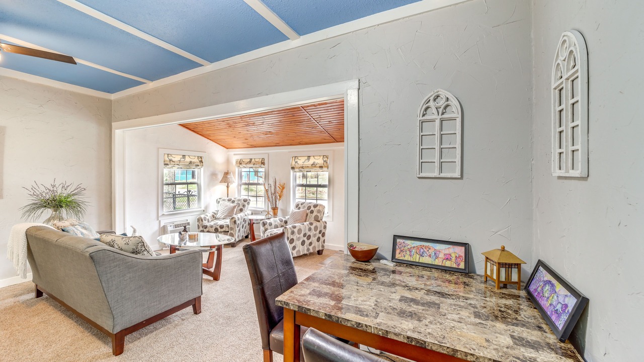 Photo of Livingroom in Spavinaw