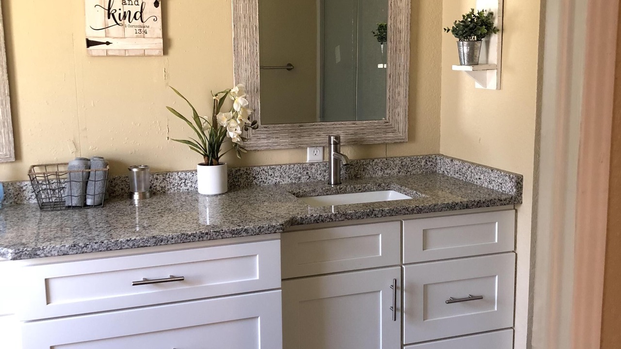 Photo of Bathroom in Weeki Wachee Gardens