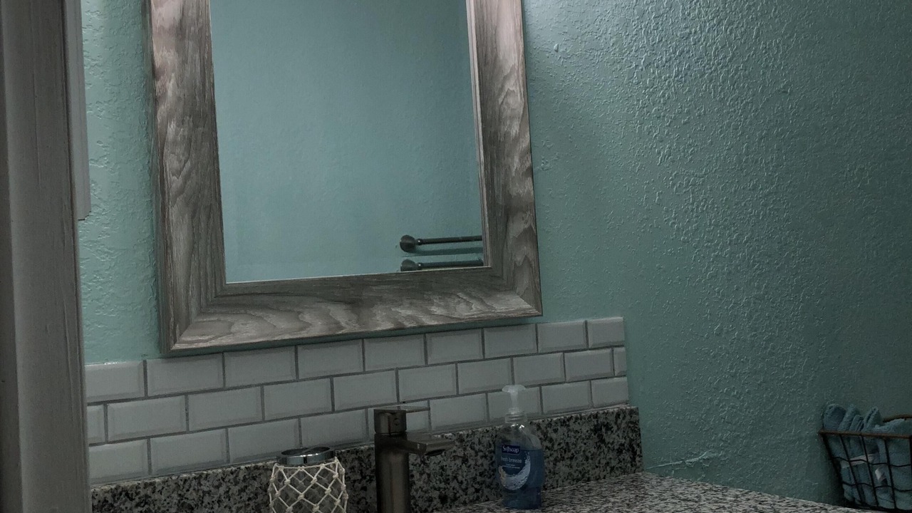 Photo of Bathroom in Weeki Wachee Gardens