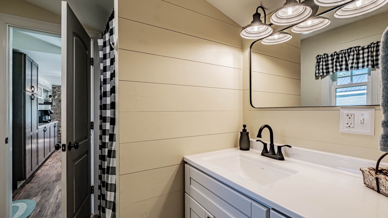 Photo of Bathroom in Sebago