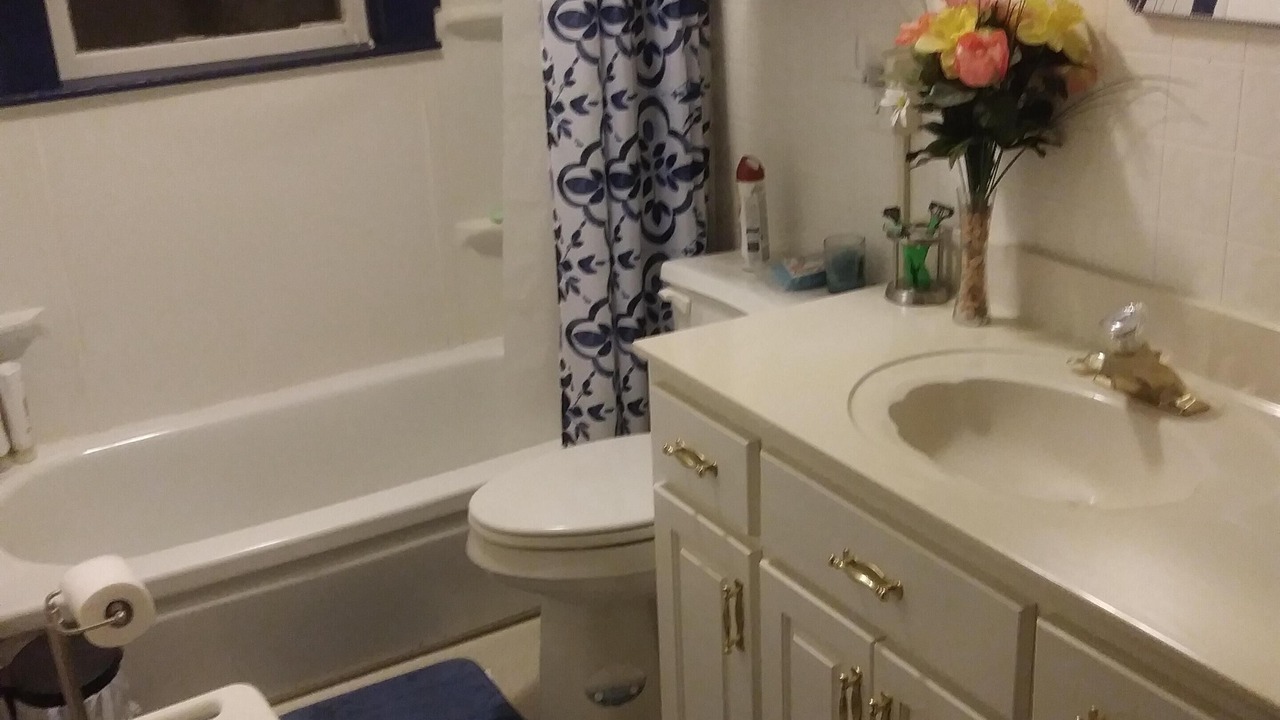 Photo of Bathroom in Toccoa