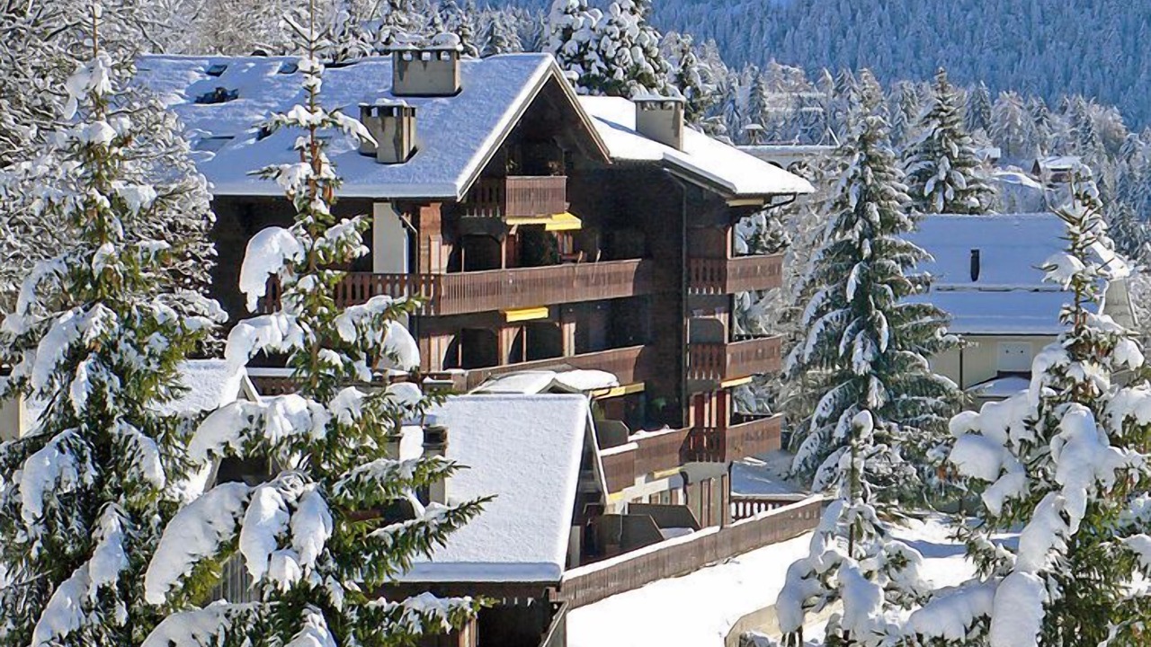Photo of Outdoor in Arveyes