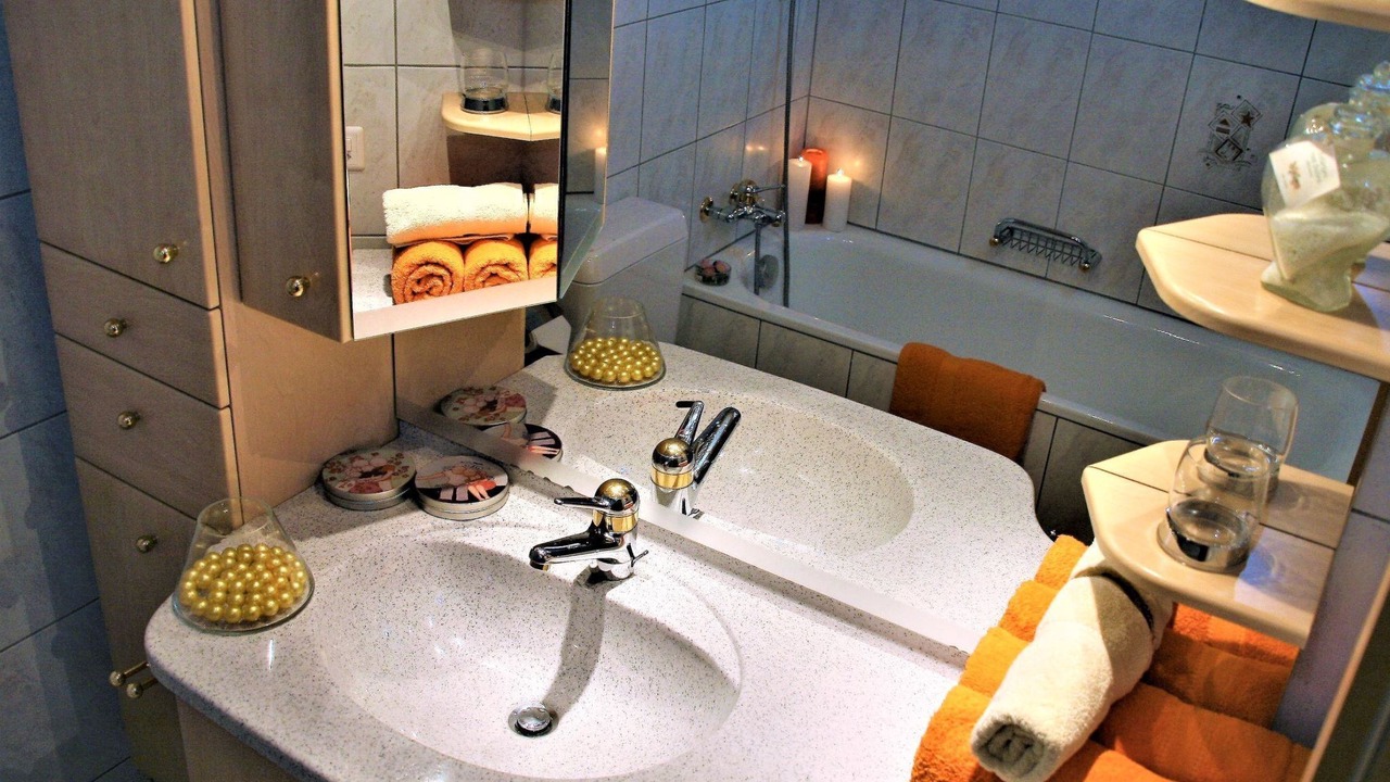 Photo of Bathroom in Lax