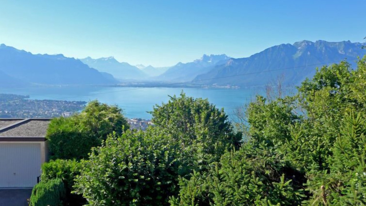Photo of Others in Chardonne