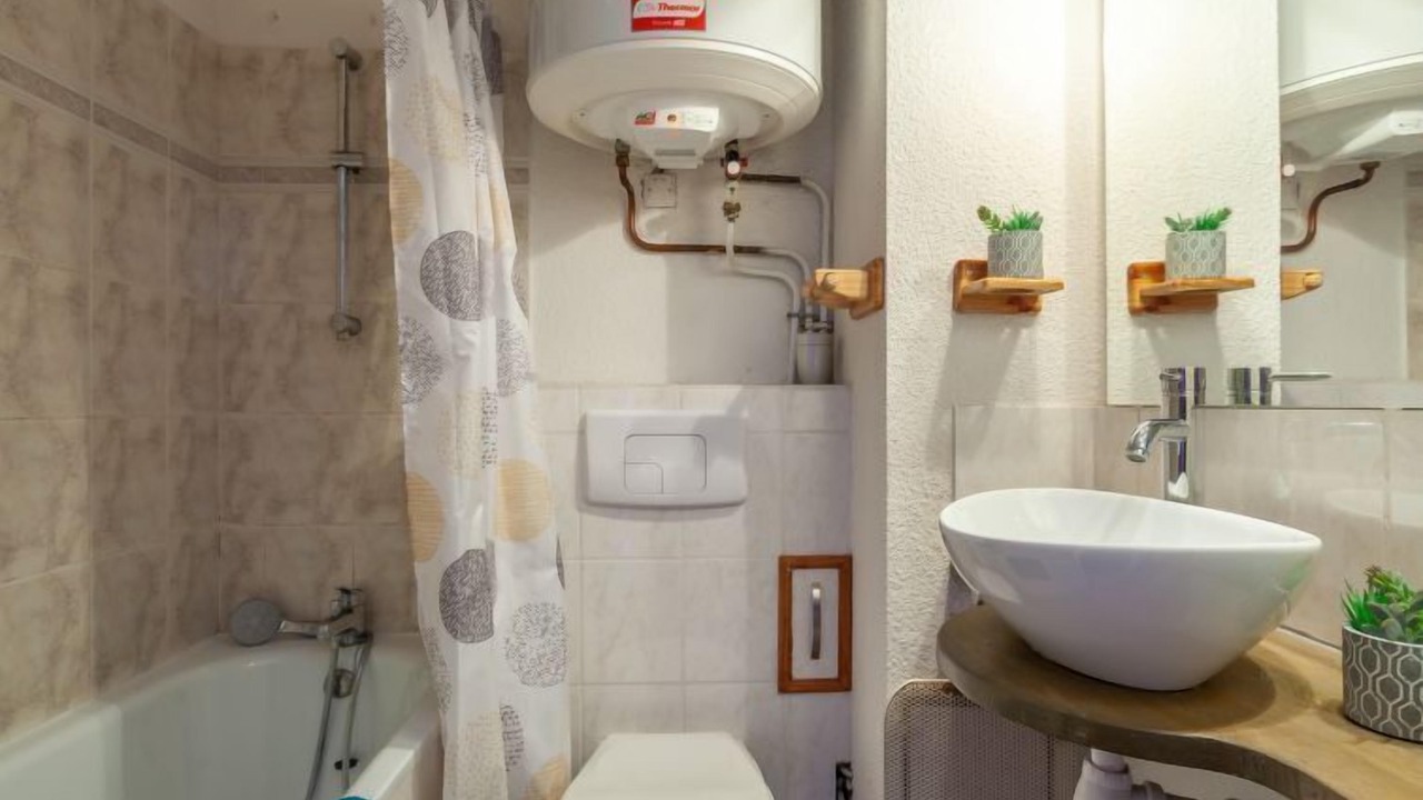 Photo of Bathroom in Les Bottieres