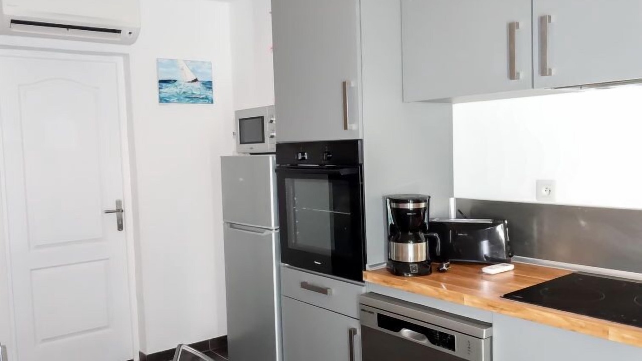 Photo of Bedroom in Saint-Laurent-d'Aigouze