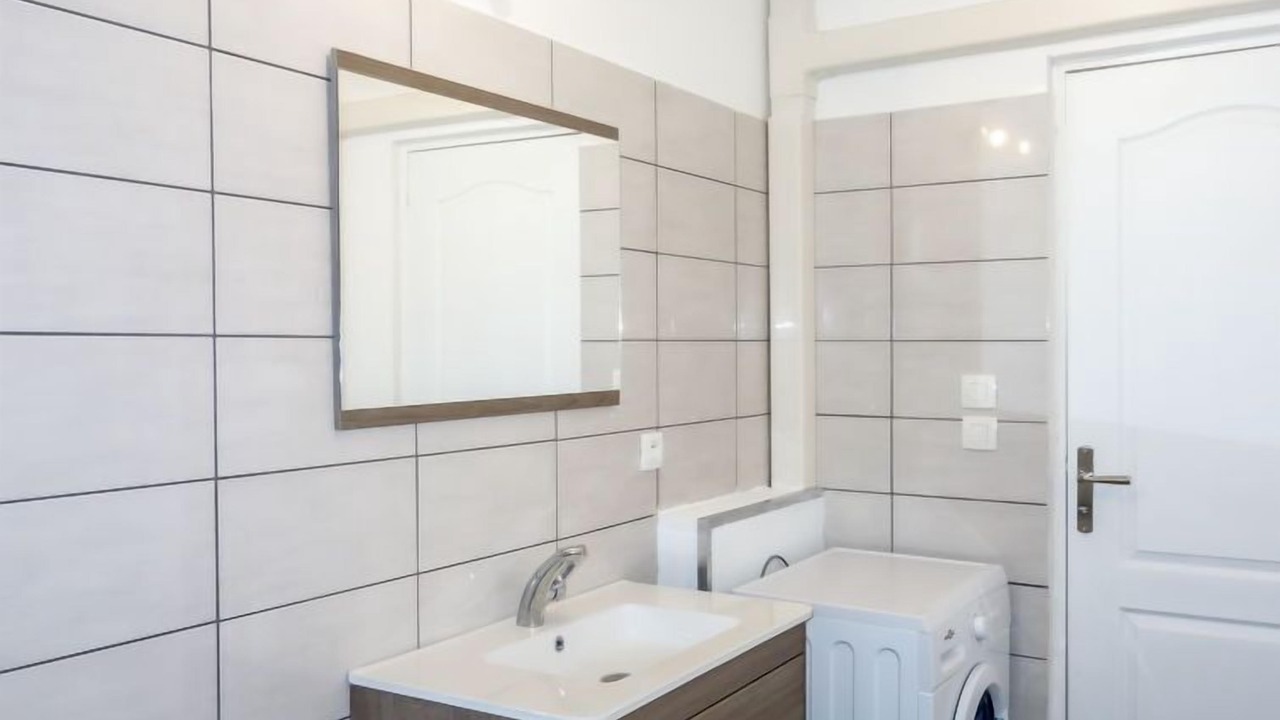 Photo of Bathroom in Saint-Laurent-d'Aigouze
