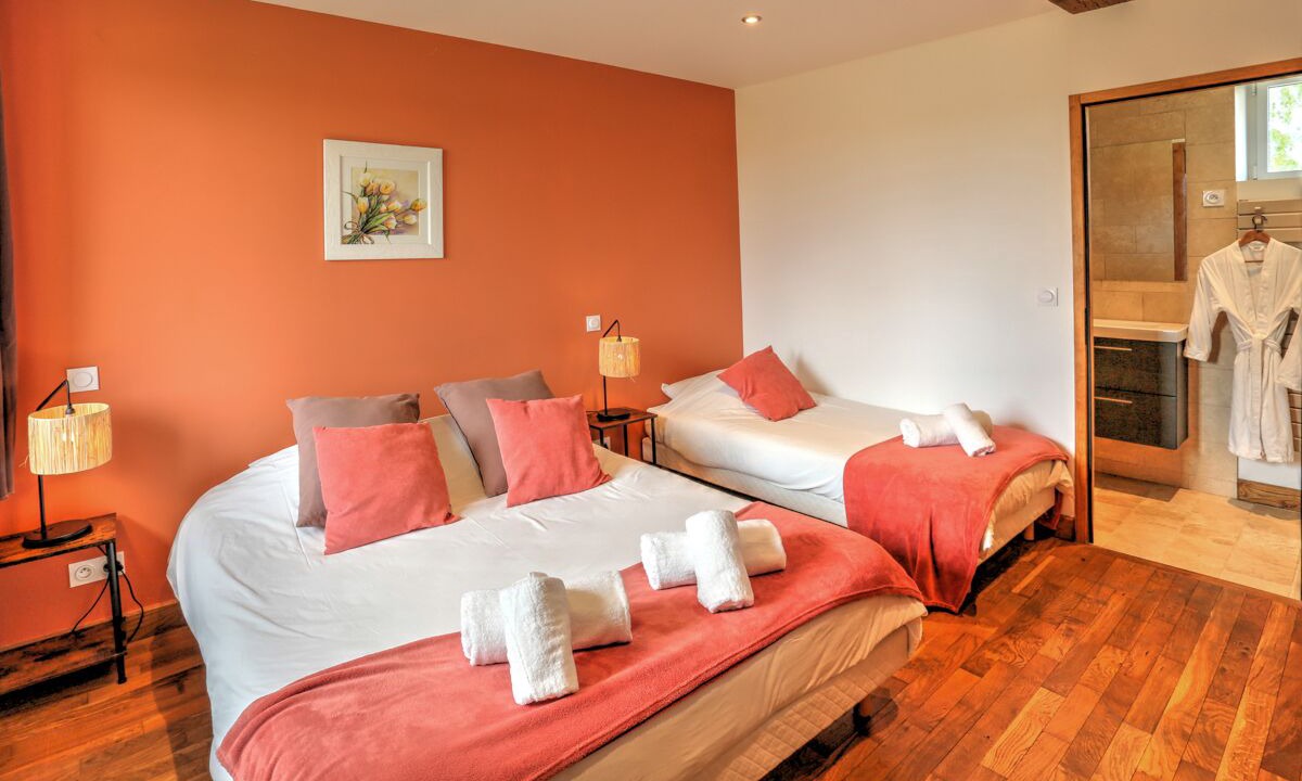 Photo of Bedroom in Saint-Fargeau