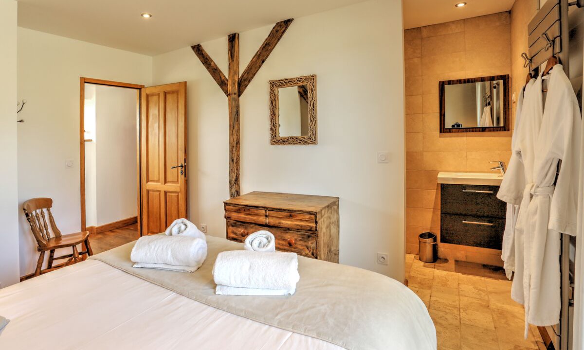 Photo of Bedroom in Saint-Fargeau