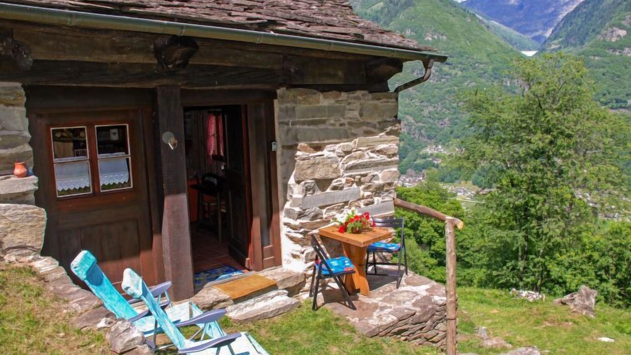 Photo of Outdoor in Semione