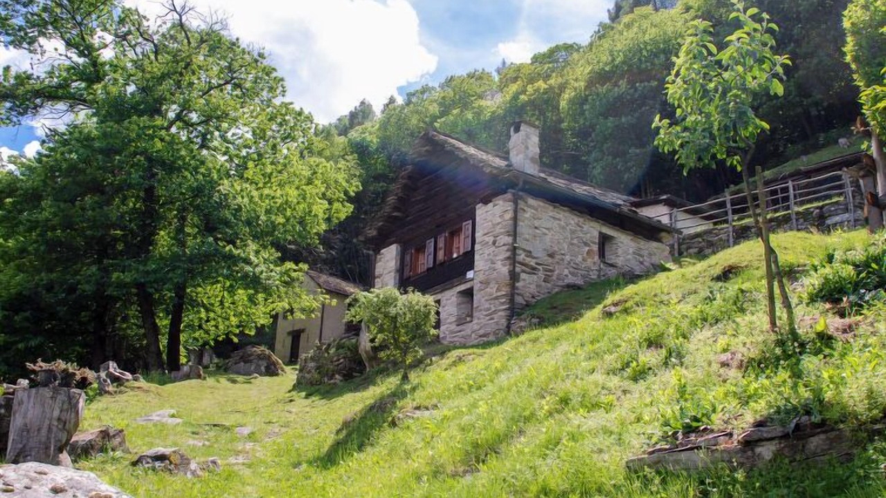 Photo of Outdoor in Semione